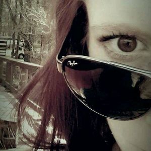 Meet your Posher, Courtney